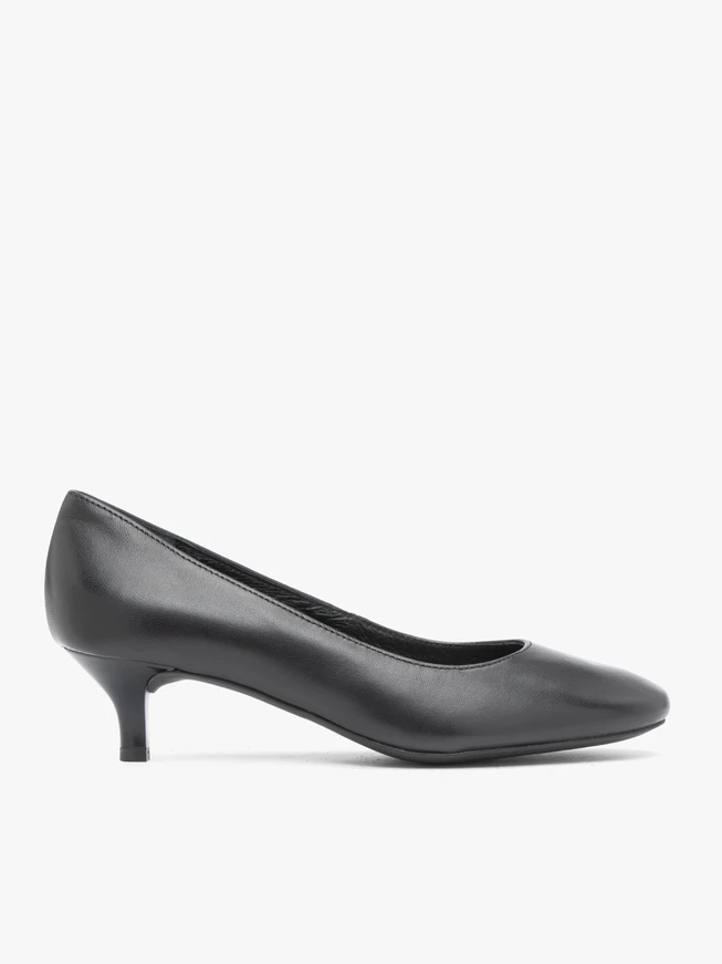 Schwarze Pumps mit Flare-Absatz