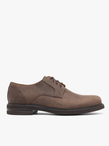 Braune Halbschuhe aus Nubuk zum Schnüren