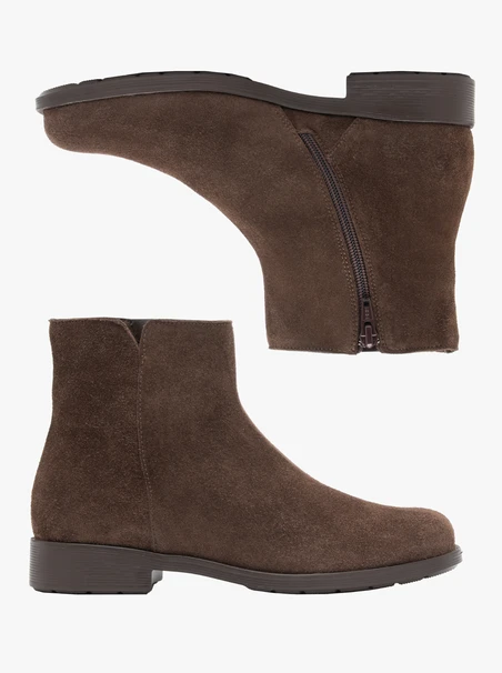 Braune Veloursstiefel