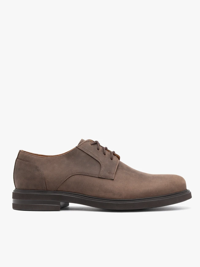 Braune Halbschuhe aus Nubuk zum Schnüren