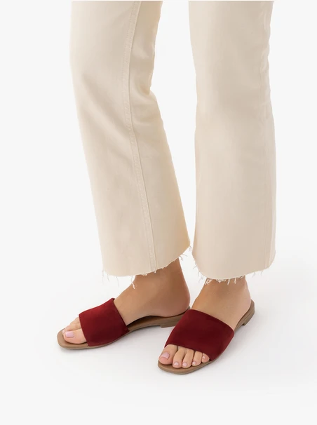 Flache Flip-Flops aus kastanienbraunem Veloursleder
