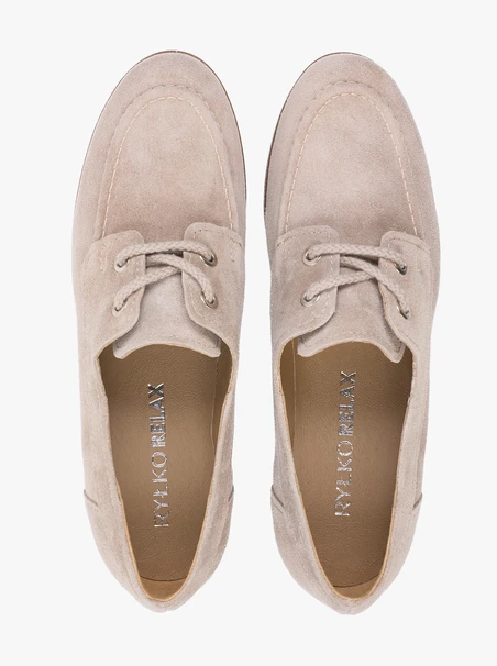 Sandfarbene Freizeithalbschuhe mit Schnürung