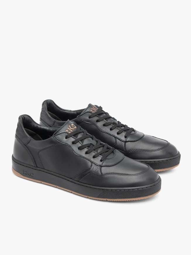 Schwarze Sporthalbschuhe aus Leder