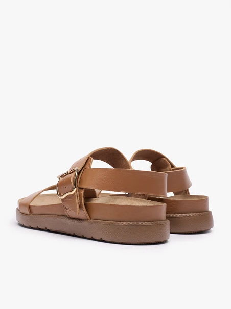 Sandalen aus braunem genarbtem Leder