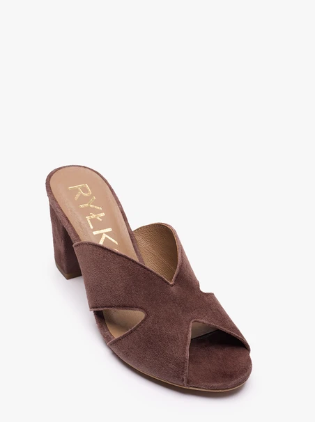Flip-Flops mit braunem Absatz