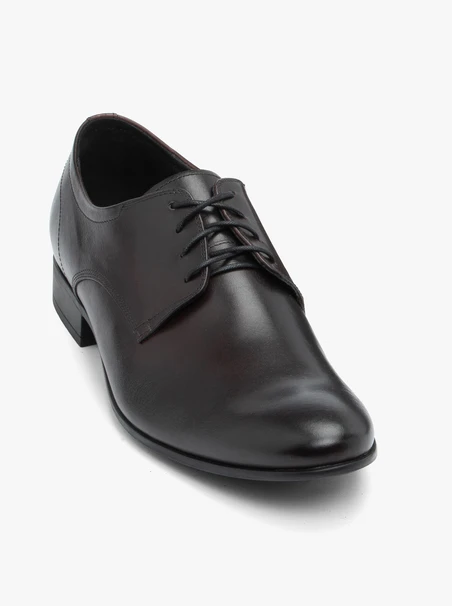 Kastanienbraune formelle Schuhe