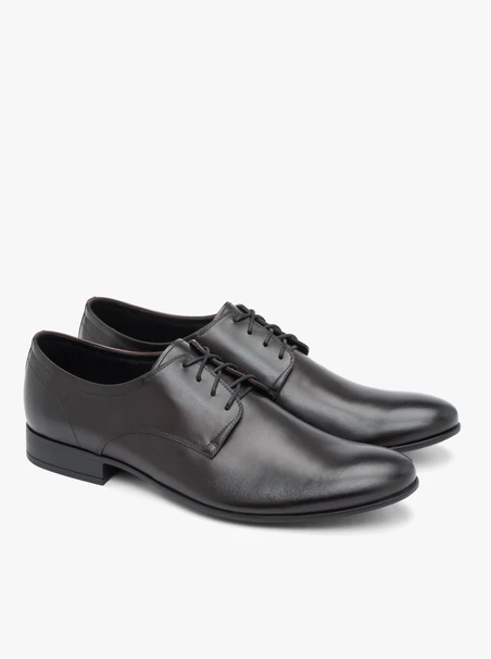 Kastanienbraune formelle Schuhe