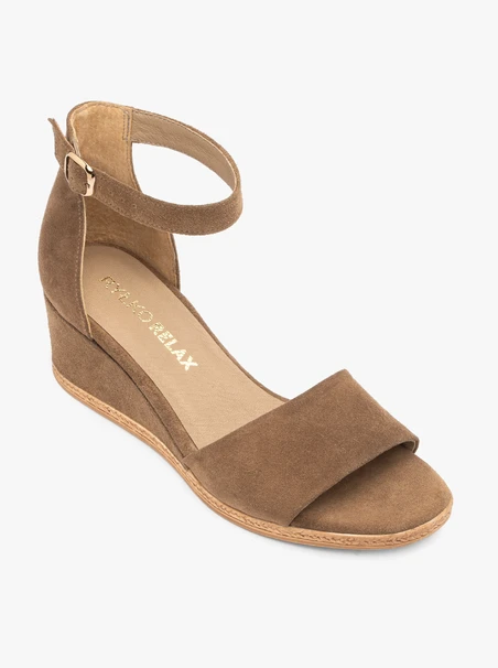 Hellbraune Plateausandalen