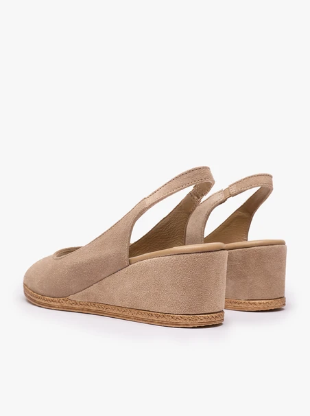 Sand-Sandalen auf Plattformen