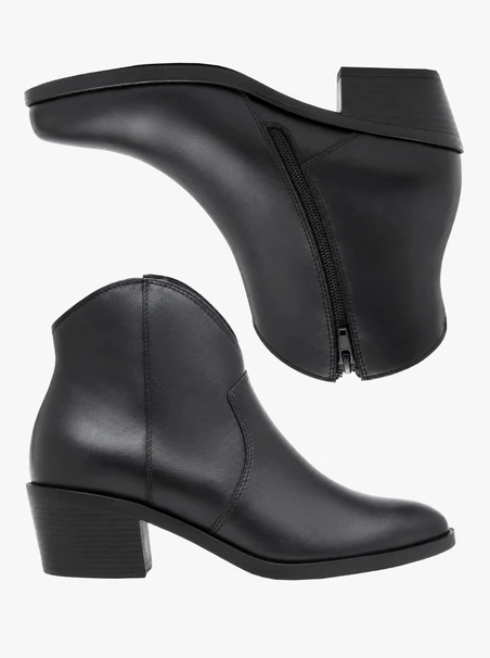 Schwarze Stiefeletten im Cowboy-Stil