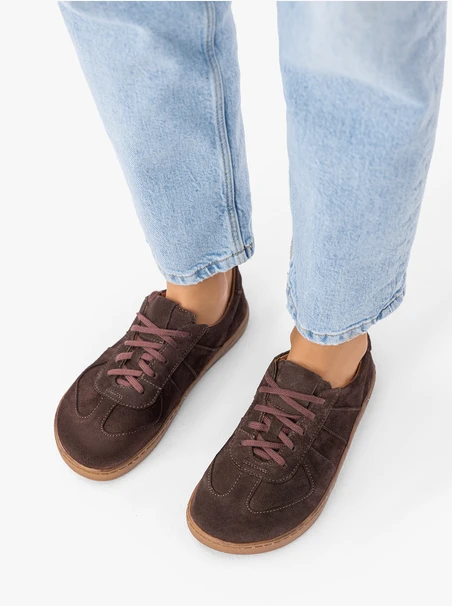 Barfuß Halbschuhe aus braunem Veloursleder