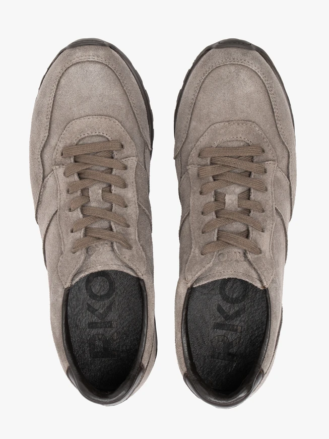 Graue Sporthalbschuhe