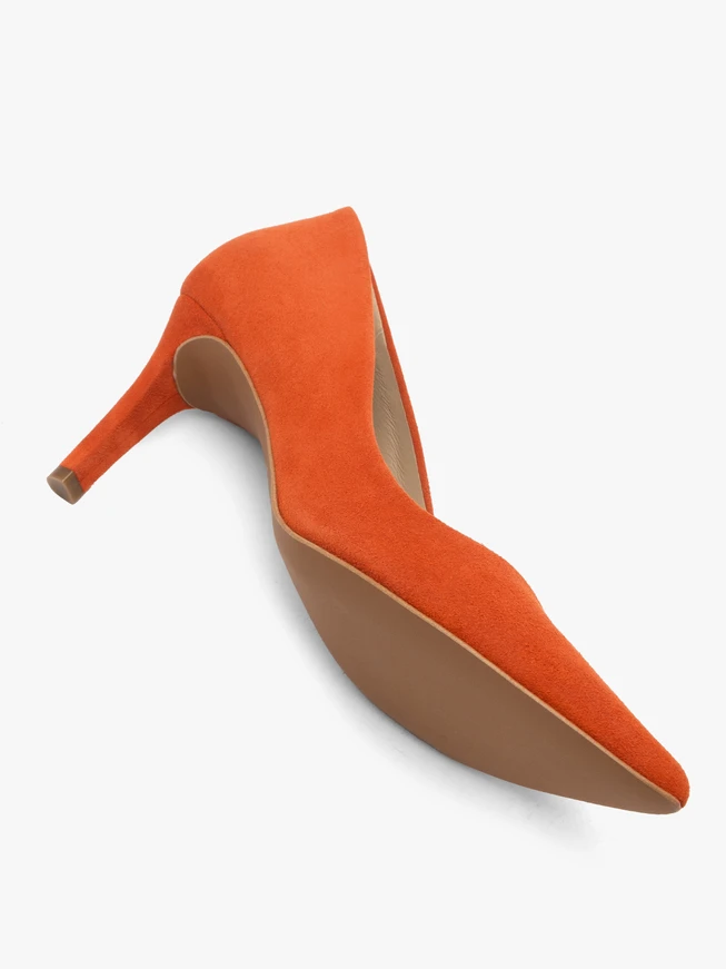Pumps aus orangefarbenem Veloursleder