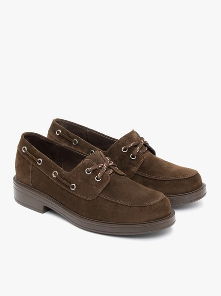 Braune Velourshalbschuhe mit Schnürung
