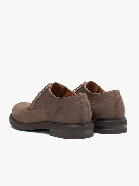 Braune Halbschuhe aus Nubuk zum Schnüren