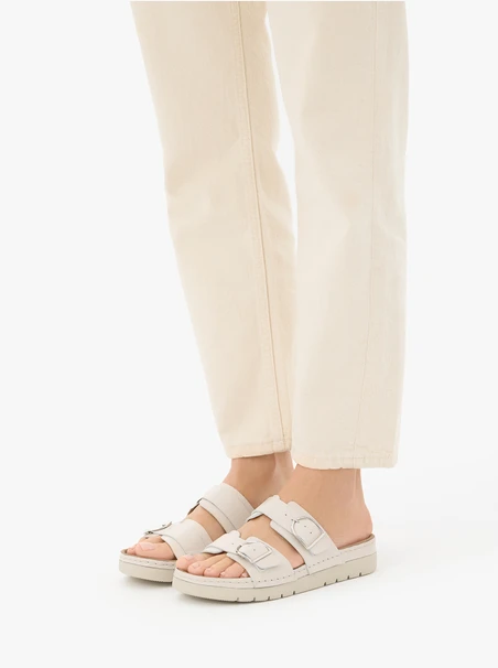 Cremefarbene Flip-Flops mit zwei Riemen
