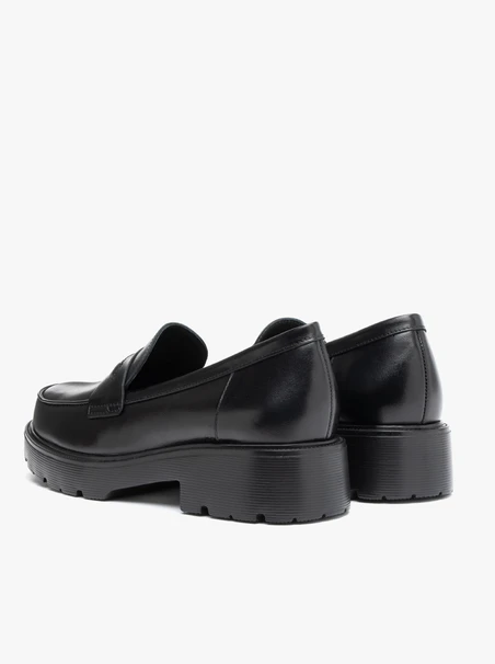Schwarze Halbstiefel mit Trapperböden