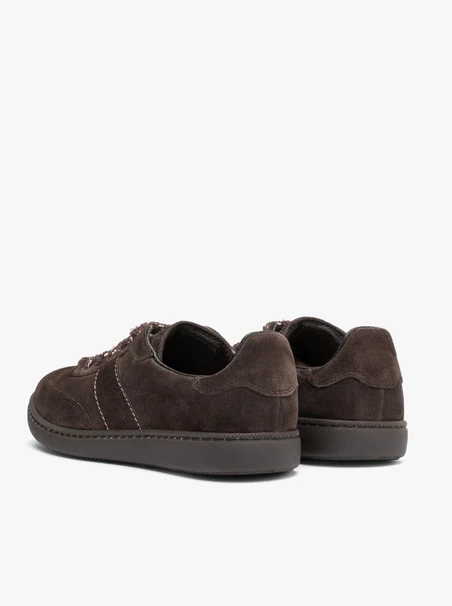 Dunkelbraune Sporthalbschuhe