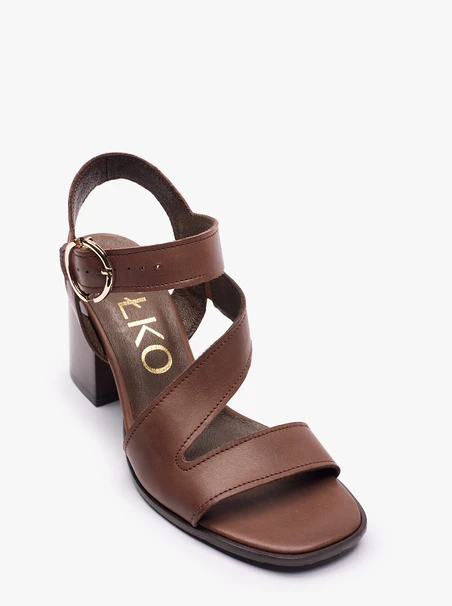 Braune Stiletto-Sandalen