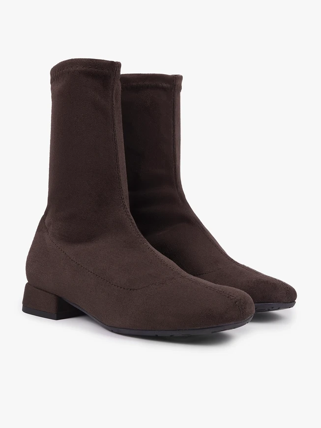 Dunkelbraune, elastische Stiefeletten