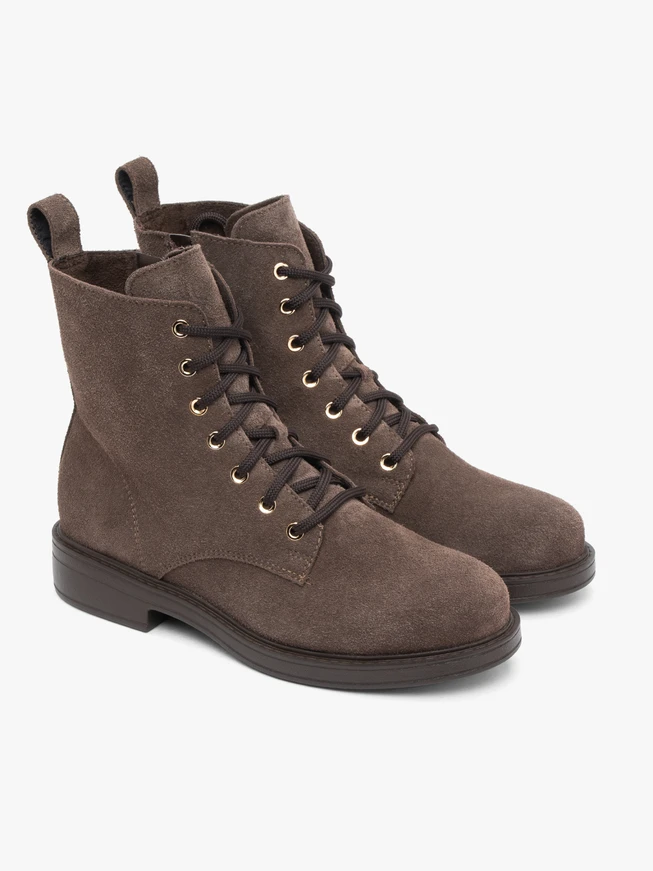 Braune Velourslederstiefel