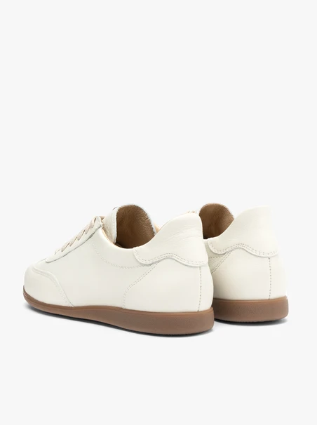 Halbschuhe aus weißem Leder für den Sport