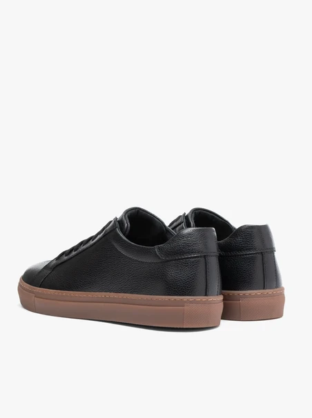 Schwarze Sporthalbschuhe aus Leder