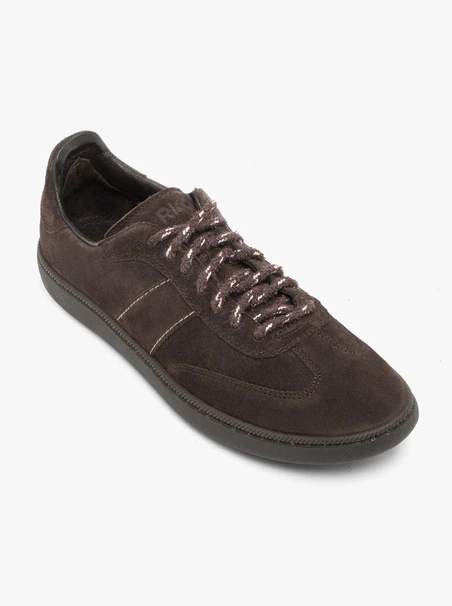 Dunkelbraune Sporthalbschuhe