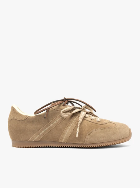 Dunkelbeige Sporthalbschuhe
