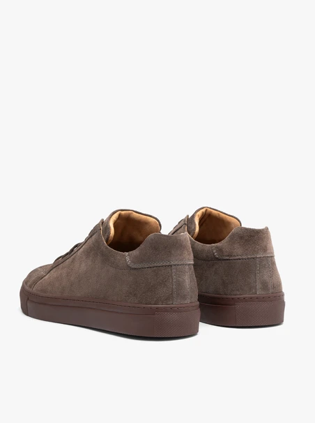 Halbschuhe aus grauem Veloursleder