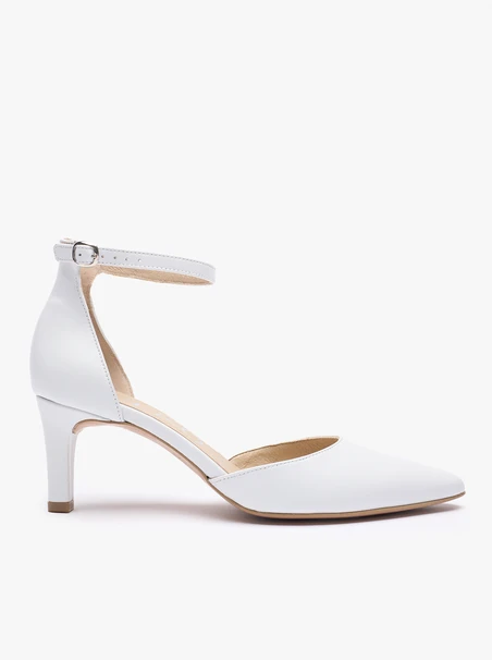 Weiße Pumps aus Leder für die Braut