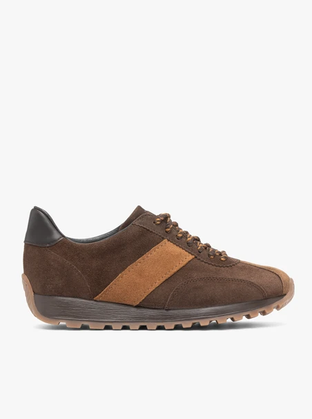 Dunkelbraune Sporthalbschuhe