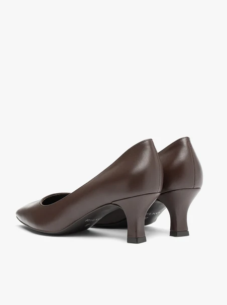 Stiletto-Pumps aus braunem Leder