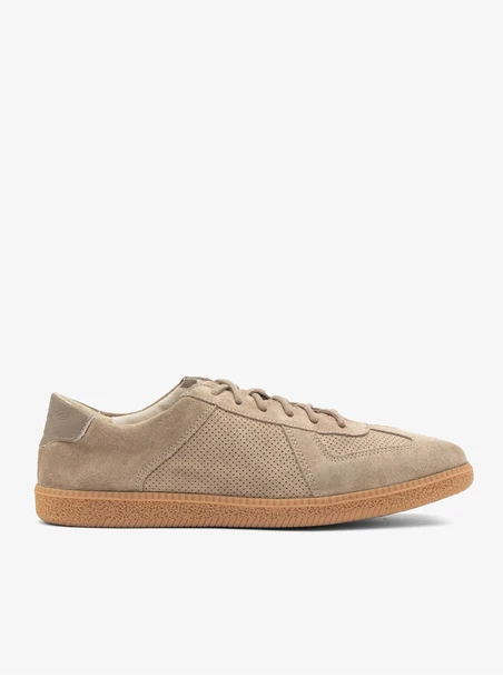 Beige halbe Sportschuhe mit Perforationen