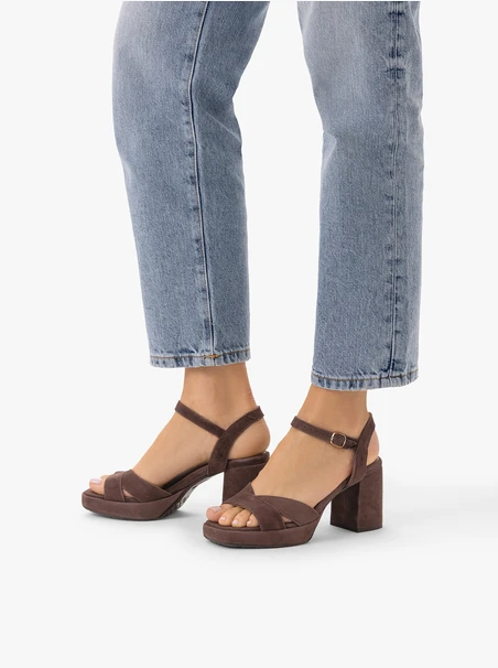 Braune Plateau-Sandalen mit Absatz