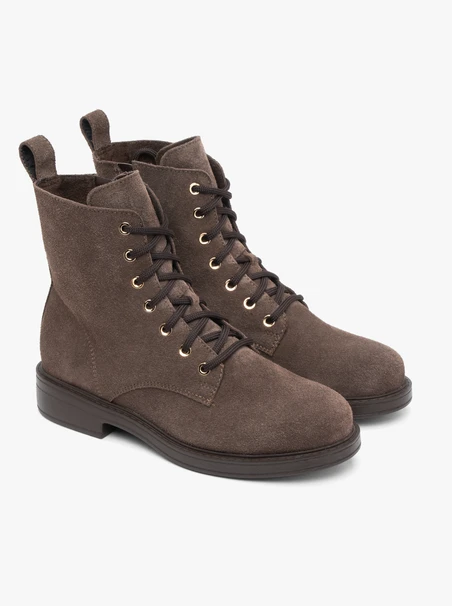 Braune Velourslederstiefel