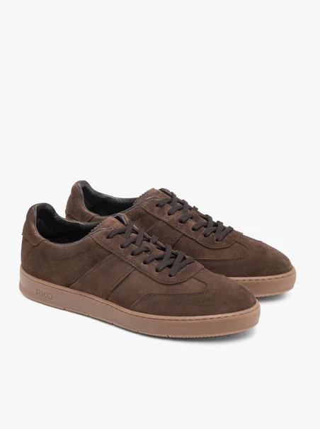 Dunkelbraune Sporthalbschuhe