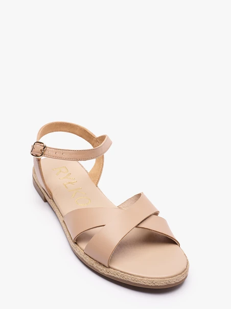 Beigefarbene Sandalen aus genarbtem Leder