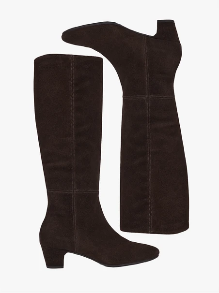 Braune Stiefel mit Absatz