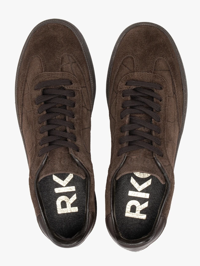 Braune Sporthalbschuhe