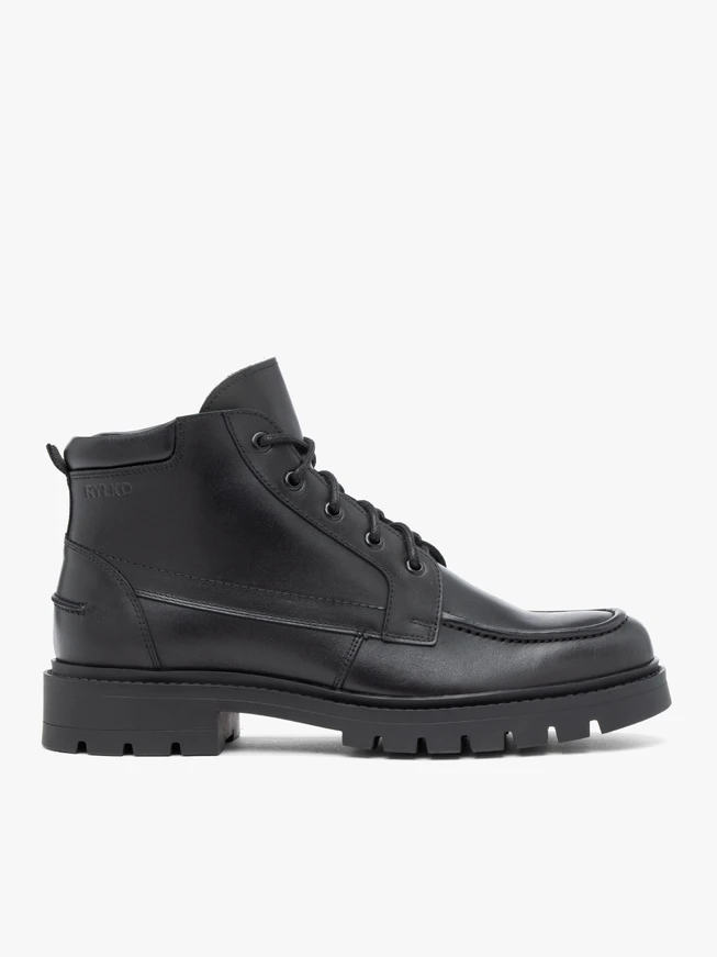 Schwarz genarbte Lederstiefel