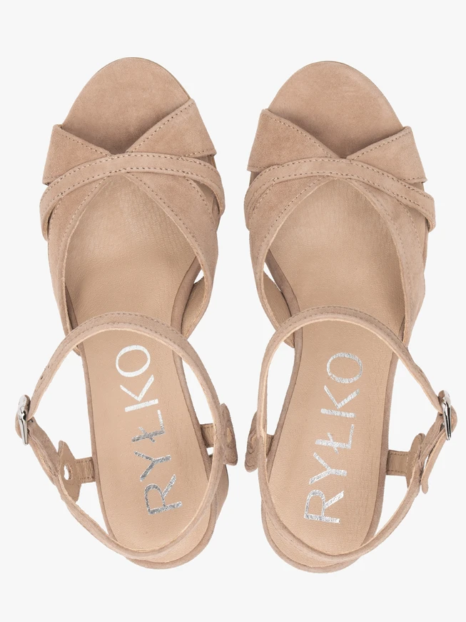 Beigefarbene hochhackige Sandalen