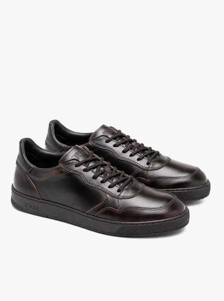 Dunkelbraune genarbte Leder-Sporthalbschuhe
