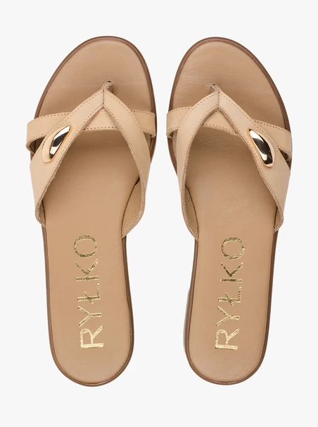 Beigefarbene Flip Flops mit Verzierung