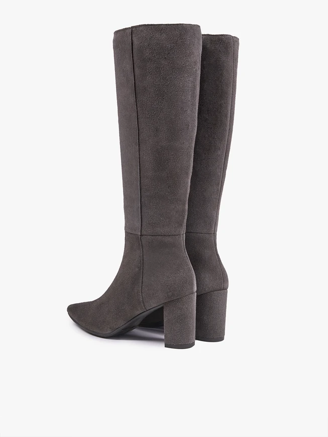 Dunkelgraue Stiefel mit hohem Schaft