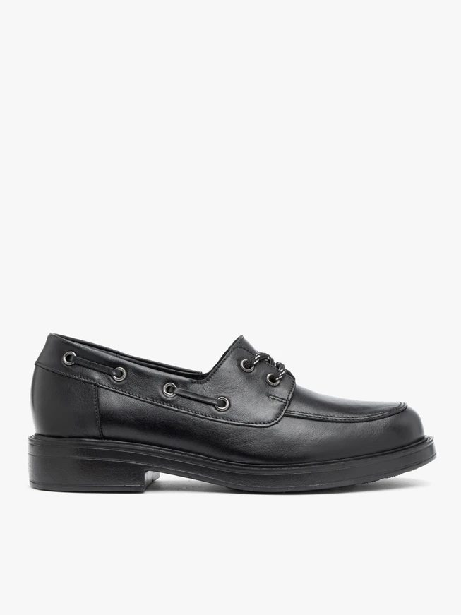 Schwarze Halbschuhe mit Schnürung