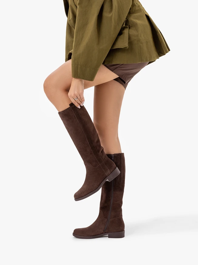Braune Velourslederstiefel