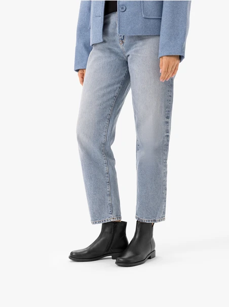 Schwarze Lederstiefel
