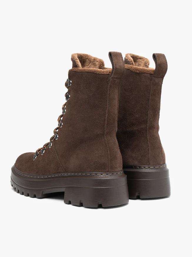 Braune Schneestiefel zum Schnüren