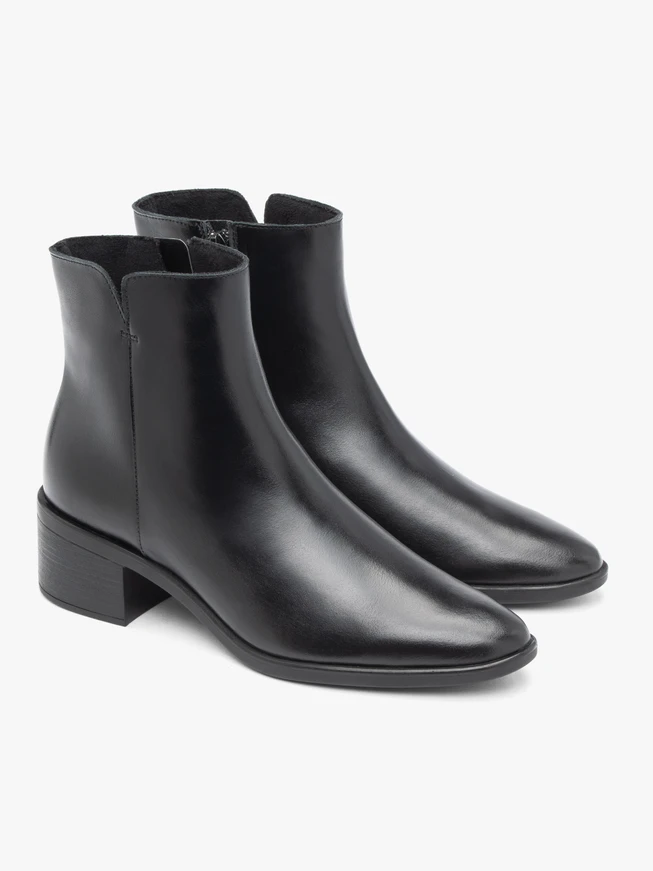 Schwarze Lederstiefel